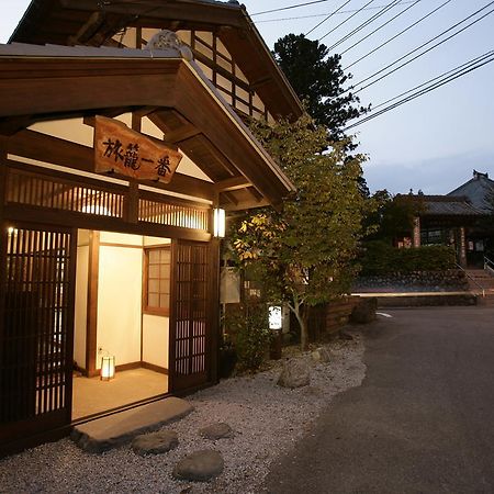 Oyo Hatago Ichiban Hotel Чичибу Екстериор снимка